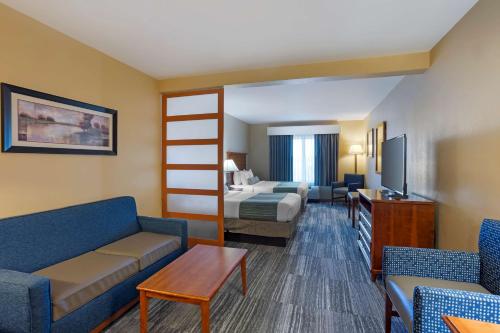 Best Western Plus University Park Inn & Suites