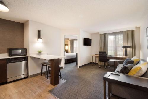 Sonesta ES Suites Reno - image 6