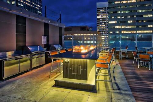 Downtown meets Modern-Calm/Peace/Views