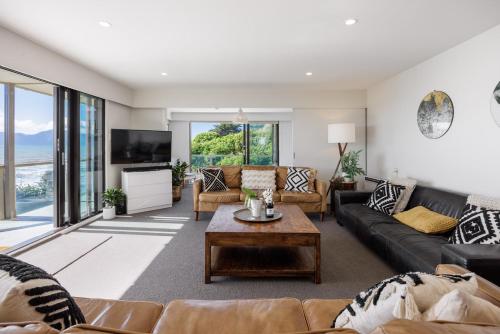 Pub/lounge, The Big Bach in Paraparaumu