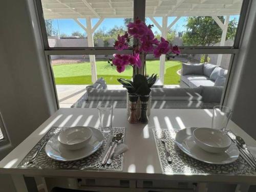 Facilities, 3bd Home near Scottsdale - Golf putting green in North Phoenix