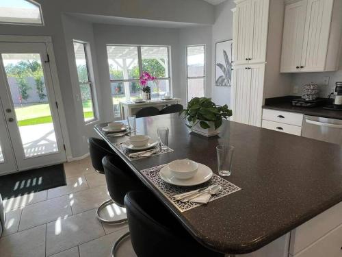 Kitchen, 3bd Home near Scottsdale - Golf putting green in North Phoenix