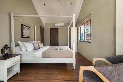 Sunshine Brooks by StayVista - Experience modern & plush interiors, A private outdoor pool,A quaint gazebo & Indoor games, Panchgani (fotografie 8)