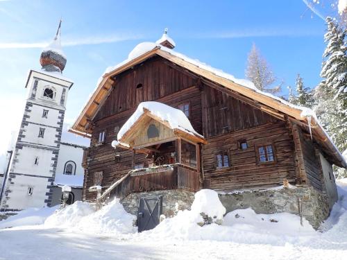  Farmhouse in Weißpriach near Mountain Lakes, Unterkunft in Weisspriach