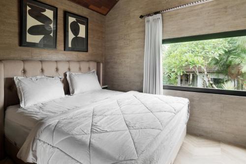Jero Delod Guesthouse Room Type - Deluxe Double Room (2 Adults + 1 Child)