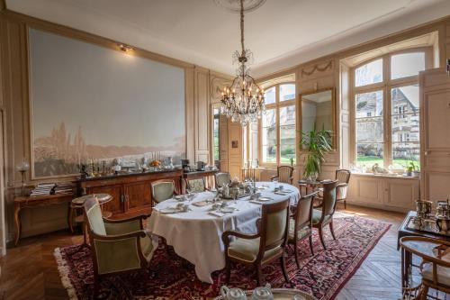 L'Hotel de Panette, Un exceptionnel château en ville - Chambres et suites historiques, parking - Petit Déjeuner offert