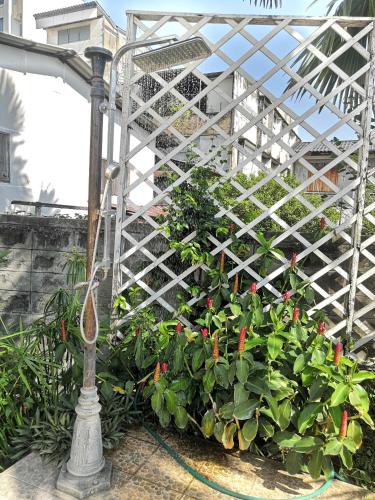 26 condo with pool opposite the train station, near old city and Nimman 26 condo with pool opposite the train station, near old city and Nimman