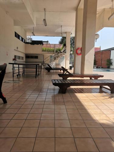 26 condo with pool opposite the train station, near old city and Nimman 26 condo with pool opposite the train station, near old city and Nimman