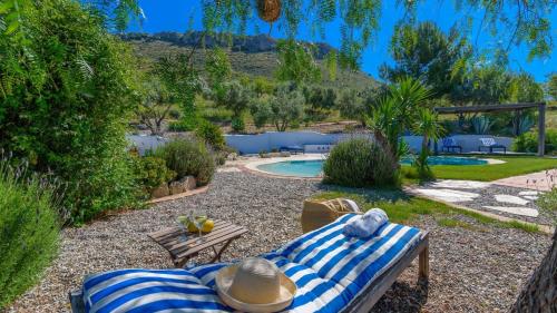 Swimming pool, Casa Belmonte Alcaucin by Ruralidays in Pilarejo