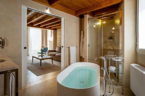 La Fiermontina Luxury Home Hotel