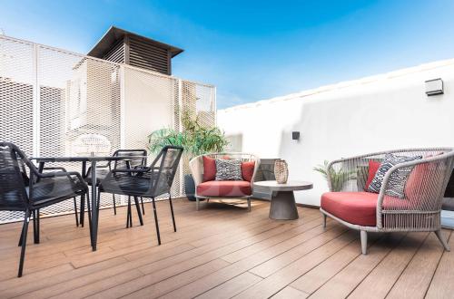Penthouse suite with rooftop in the heart of Malaga by REMS, Málaga