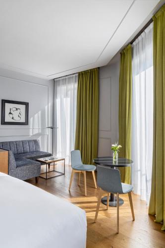 Suite Junior TÓTEM Madrid, a Small Luxury Hotel of the World 27