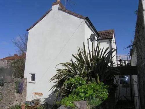 Characterful Cottage near the Sea, Beach, Pier & Shops