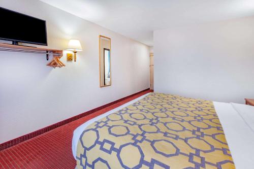 Baymont by Wyndham Perrysburg - main image