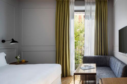 Deluxe Double Room - single occupancy TÓTEM Madrid, a Small Luxury Hotel of the World 32