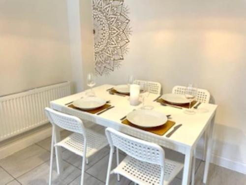 Modern Town House near Oxford - 3 double bedrooms