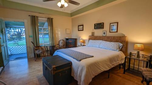 Garden and Sea Inn - image 10