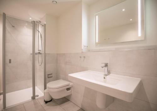 Apartment with Terrace image 7