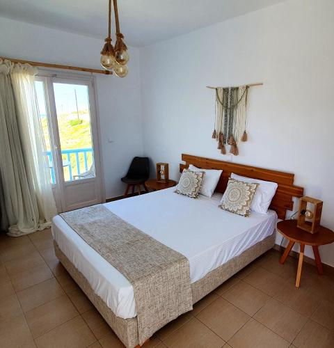 Sarakiniko Rooms - image 8