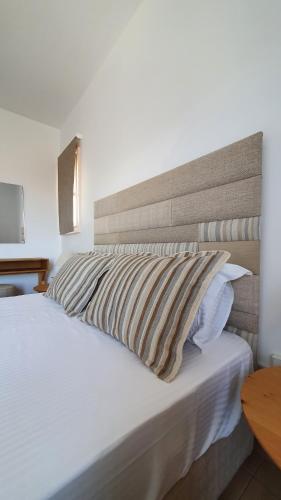 Sarakiniko Rooms - image 14