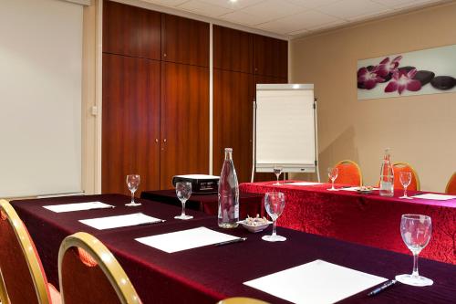 Comfort Hotel Cachan Paris Sud - image 7