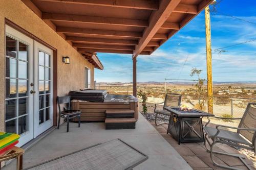 Great View House Hot Tub Fire Pit in Twentynine Palms, USA