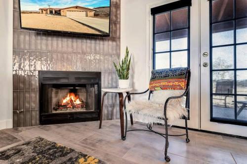 Great View House Hot Tub Fire Pit in Twentynine Palms, USA