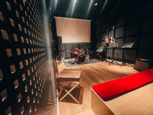 Le Magic Hall - image 6