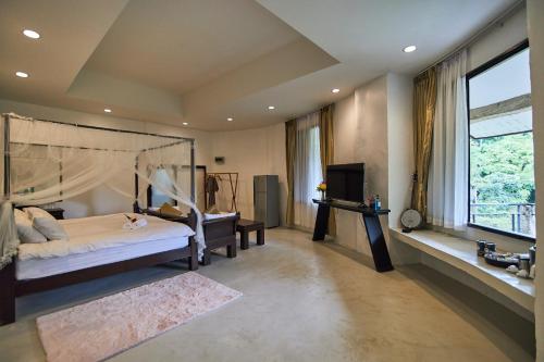 Forest falls Garden Maerim Chiangmai ตาดปลาแคมป์ออร์แกนิคฟาร์มสเตย์เชียงใหม่ Forest falls Garden Maerim Chiangmai ตาดปลาแคมป์ออร์แกนิคฟาร์มสเตย์เชียงใหม่