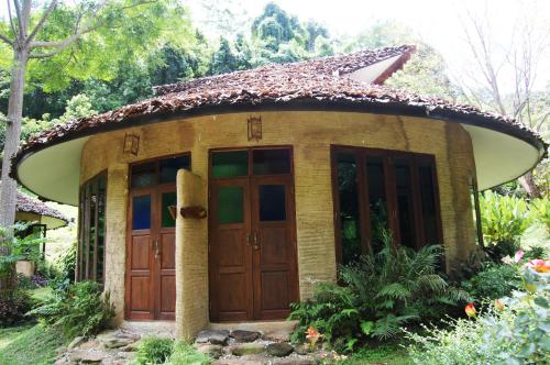 Forest falls Garden Maerim Chiangmai ตาดปลาแคมป์ออร์แกนิคฟาร์มสเตย์เชียงใหม่ Forest falls Garden Maerim Chiangmai ตาดปลาแคมป์ออร์แกนิคฟาร์มสเตย์เชียงใหม่