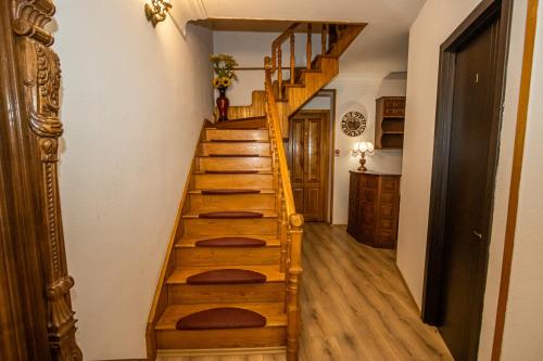 Hotel Old Tbilisi 5 rooms – Tbilisi, MA