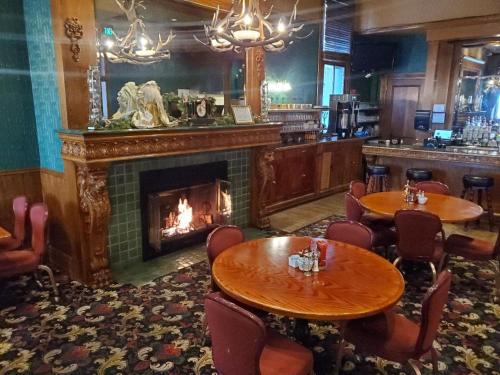 Historic Bullock Hotel 4