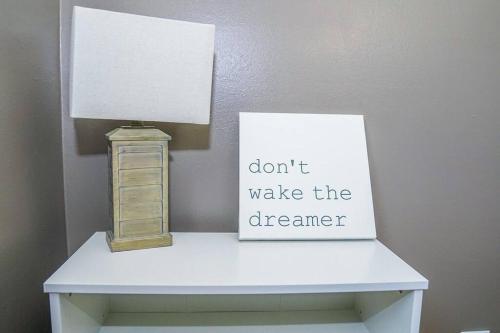 Spacious 4BR Family-Friendly Home, 5 Mins to Dining