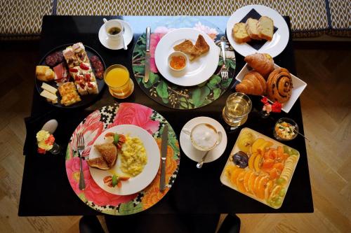 Roma Five Suites - image 13