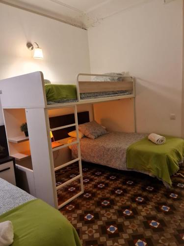 Big Apartment Barcelona Gran via 4