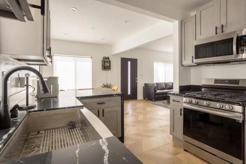 Coziest 1BD Bungalow 8min from airport, 4 min SoFi