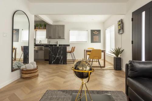 Coziest 1BD Bungalow 8min from airport, 4 min SoFi