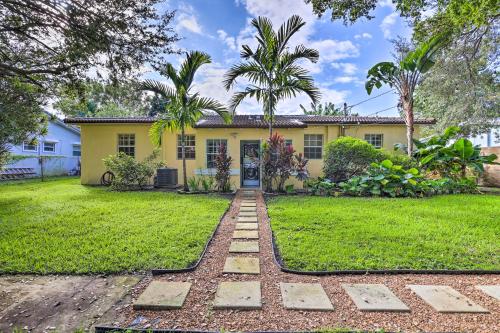 Biscayne Park Vacation Rental with Yard!