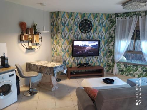 Apartment Amdar Village with swimming pool - image 2