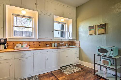 Bright Bisbee Cottage with Air Conditioning!