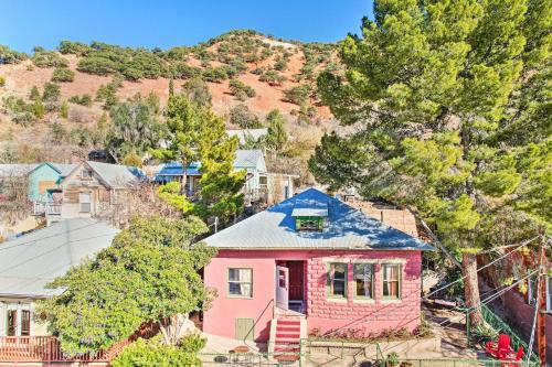 Bright Bisbee Cottage with Air Conditioning!