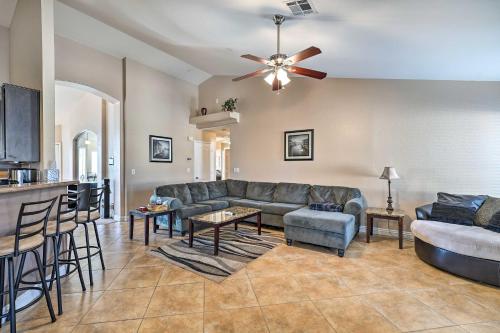 Sleek Vegas Home with Private Pool, Game Room!, Las Vegas (zdjęcie 4)