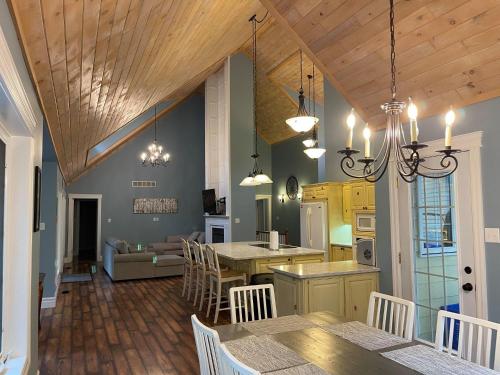 Konyha, WELCOME TO BURNT RIVER ESTATE in Kawartha Lakes