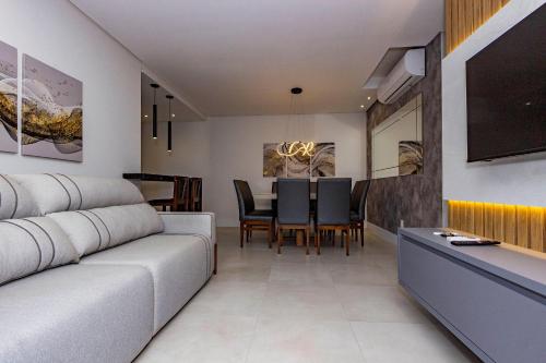 Adra 101 - Apartamento no centro de Bombinhas - Rooftop com piscina e academia - À poucos metros da praia., Bombinhas (foto 7)