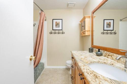 Spacious Stay near Airport, Downtown & Ski Resorts