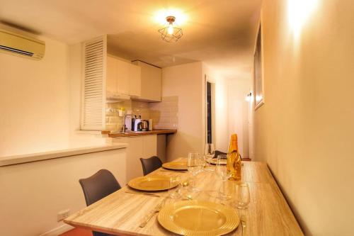 Historic,Elegant 2 Bedroom Apt near Pantheon By YourHost