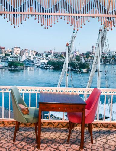 레스토랑, Kana Kato in 아스완