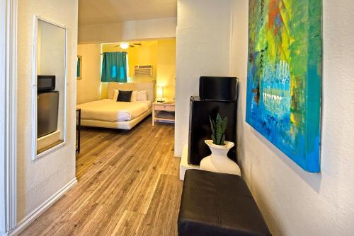 Inn at Palm Springs - image 8