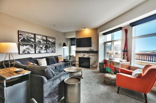 Your own balcony, full kitchen in Canyons Village