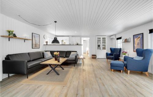  Awesome Home In Blåvand With Wifi in Blåvand
